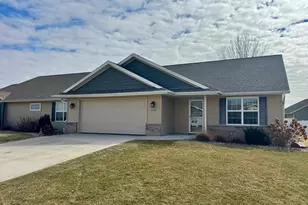 4350 Huntinghorne Dr, Janesville, WI 53546 - Photo 1