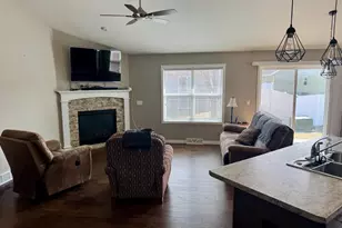 4350 Huntinghorne Dr, Janesville, WI 53546 - Photo 6