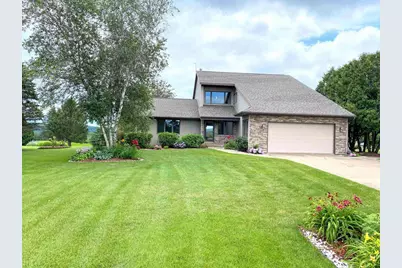 60439 Fairway Court, Prairie Du Chien, WI 53821 - Photo 4