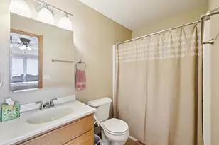 470 N Westmount Dr, Sun Prairie, WI 53590 - Photo 16