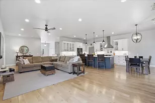 W4293 Meadow Ct, Lake Geneva, WI 53147 - Photo 10