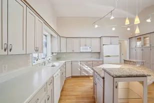 121 N Oak Grove Dr, Madison, WI 53717 - Photo 18