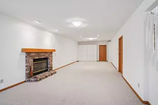 121 N Oak Grove Dr, Madison, WI 53717 - Photo 10