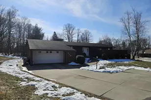 219 James St, Portage, WI 53901 - Photo 1