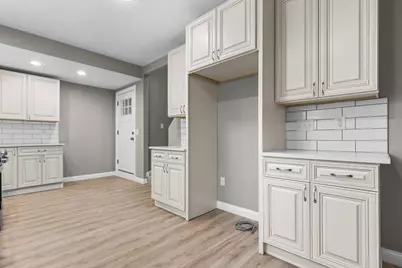 1036 Wisconsin Avenue, Beloit, WI 53511 - Photo 10