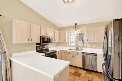 6126 Thornebury Drive, Madison, WI 53719 - Photo 4