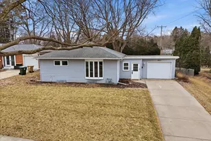 5017 Holiday Dr, Madison, WI 53711 - Photo 46