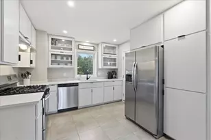 5017 Holiday Dr, Madison, WI 53711 - Photo 2