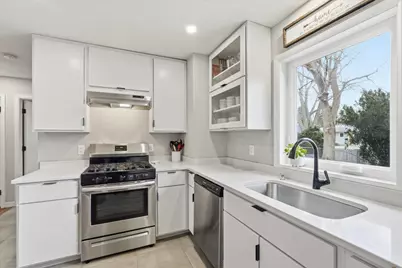 5017 Holiday Drive, Madison, WI 53711 - Photo 6