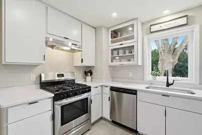 5017 Holiday Drive, Madison, WI 53711 - Photo 4