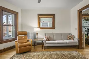 1040 Spaight St, Madison, WI 53703 - Photo 6