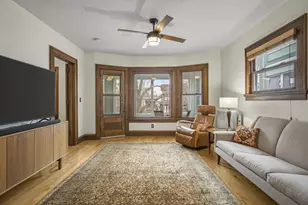 1040 Spaight St, Madison, WI 53703 - Photo 4