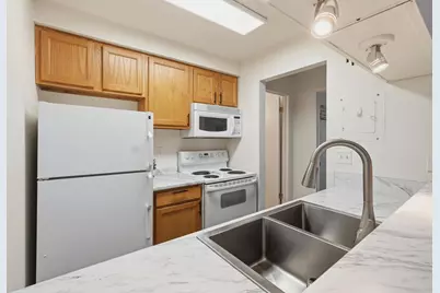 4326 Melody Lane #204, Madison, WI 53704 - Photo 12