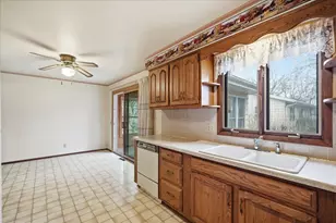 5005 Highland Dr, Mcfarland, WI 53558 - Photo 10