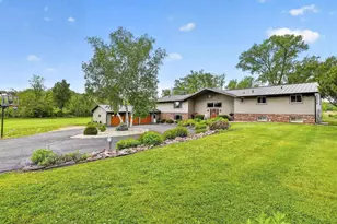 1 Horseshoe Ln, Black Earth, WI 53515 - Photo 8