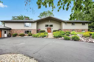 1 Horseshoe Ln, Black Earth, WI 53515 - Photo 4