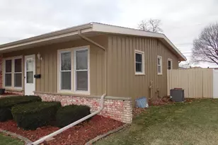 1503-1505 Greenwich Ln, Janesville, WI 53545 - Photo 4