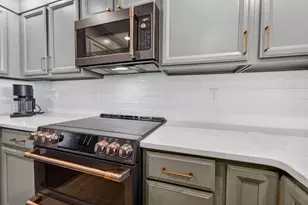 318 Redruth Dr, Ridgeville, WI 53533 - Photo 10