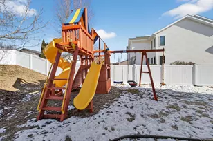 318 Redruth Dr, Ridgeville, WI 53533 - Photo 40