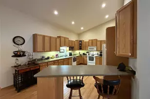 605 Nightingale Ln, Cottage Grove, WI 53527 - Photo 10