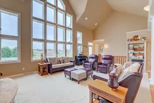 5571 Surrey Ln, Waunakee, WI 53597 - Photo 12