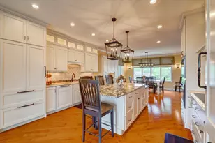 5571 Surrey Ln, Waunakee, WI 53597 - Photo 8