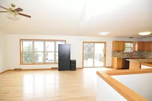 1226 Jasmine Dr, Madison, WI 53719 - Photo 10