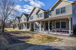 1817 Cedarbrook Ln, Stoughton, WI 53589 - Photo 2