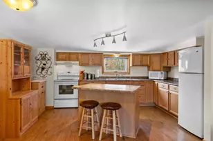 1040 Akron Dr, Nekoosa, WI 54457 - Photo 6