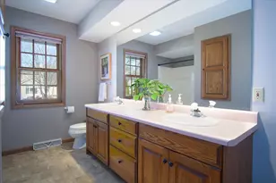 498 N Arthur Cir, Verona, WI 53593 - Photo 28