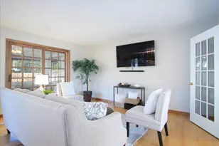 498 N Arthur Cir, Verona, WI 53593 - Photo 8