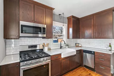 825 N Garfield Avenue, Janesville, WI 53545 - Photo 4