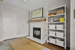 360 W Washington Ave, Madison, WI 53703 - Photo 28