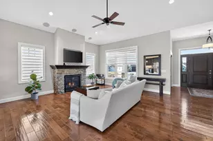 2410 Genevieve Way, Waunakee, WI 53597 - Photo 4