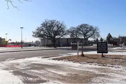 1901 Holiday Drive, Janesville, WI 53545 - Photo 4