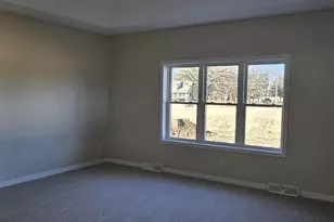 3725 Newcastle Dr, Janesville, WI 53546 - Photo 8