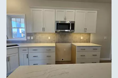 3725 Newcastle Drive #31, Janesville, WI 53546 - Photo 4
