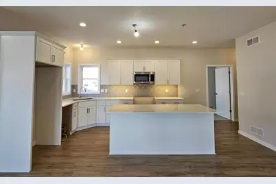 3725 Newcastle Drive #31, Janesville, WI 53546 - Photo 2