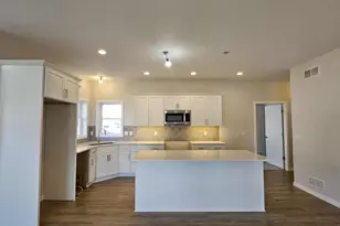 3725 Newcastle Dr, Janesville, WI 53546 - Photo 2