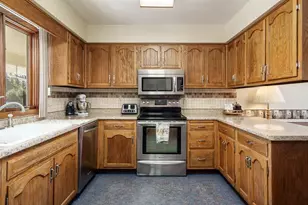 1901 E Colley Rd, Beloit, WI 53511 - Photo 22