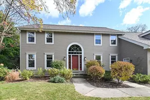 22 Pebble Beach Cir, Madison, WI 53717 - Photo 2