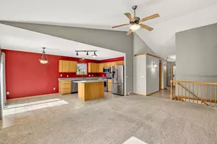 532 Goldenrod Cir, Verona, WI 53593 - Photo 6