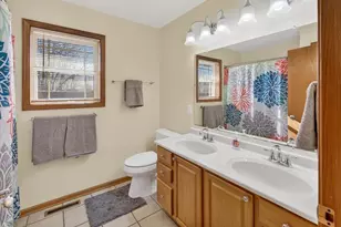 736 Bluestem Ct, Sun Prairie, WI 53593 - Photo 18