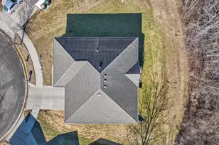 736 Bluestem Ct, Sun Prairie, WI 53593 - Photo 48