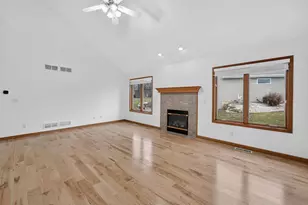 3100 Weybridge Dr, Sun Prairie, WI 53590 - Photo 4