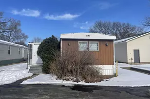 1025 S Oak Ave, Onalaska, WI 54650 - Photo 2