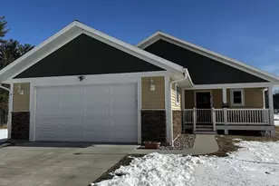 410 Glen Becker Ct, Wisconsin Dells, WI 53965 - Photo 6