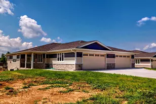 726 E Reinel Rd, Jefferson, WI 53549 - Photo 1