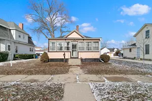 131 E Carroll St, Portage, WI 53901 - Photo 38