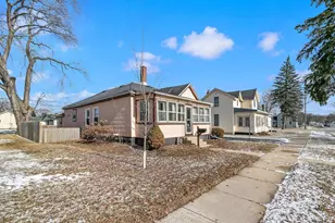 131 E Carroll St, Portage, WI 53901 - Photo 40